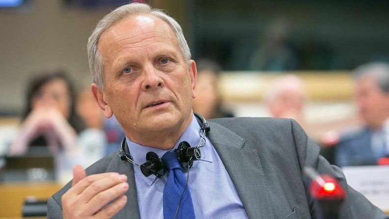 Stolojan laudă guvernul: "E o măsură care vine în sprijinul tuturor și asta e una din problemele României la ora actuală"