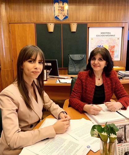 Veşti bune pentru studenţi. Guvernul a eliminat taxele de recunoaştere şi echivalare a diplomelor obţinute în străinătate