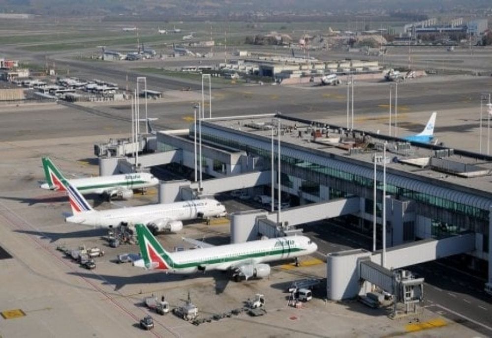 Guvernul salvează aeroporturile din România grav afectate anul acesta de pandemie