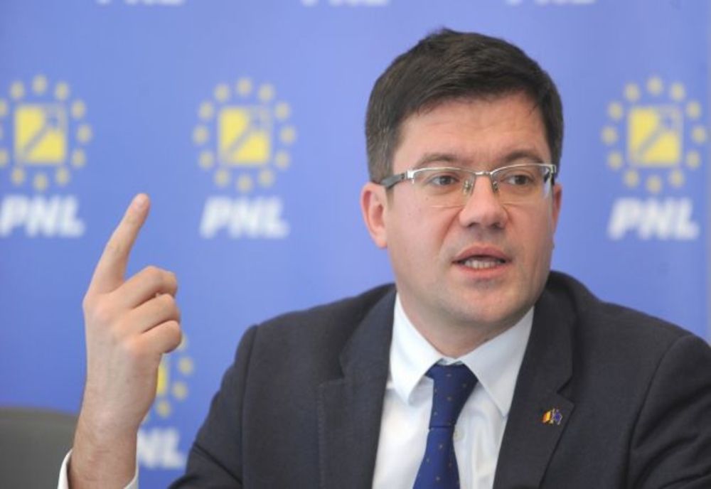 Președintele Iohannis n-a vorbit degeaba: Costel Alexe s-a autosuspendat din functia de presedinte al PNL Iasi