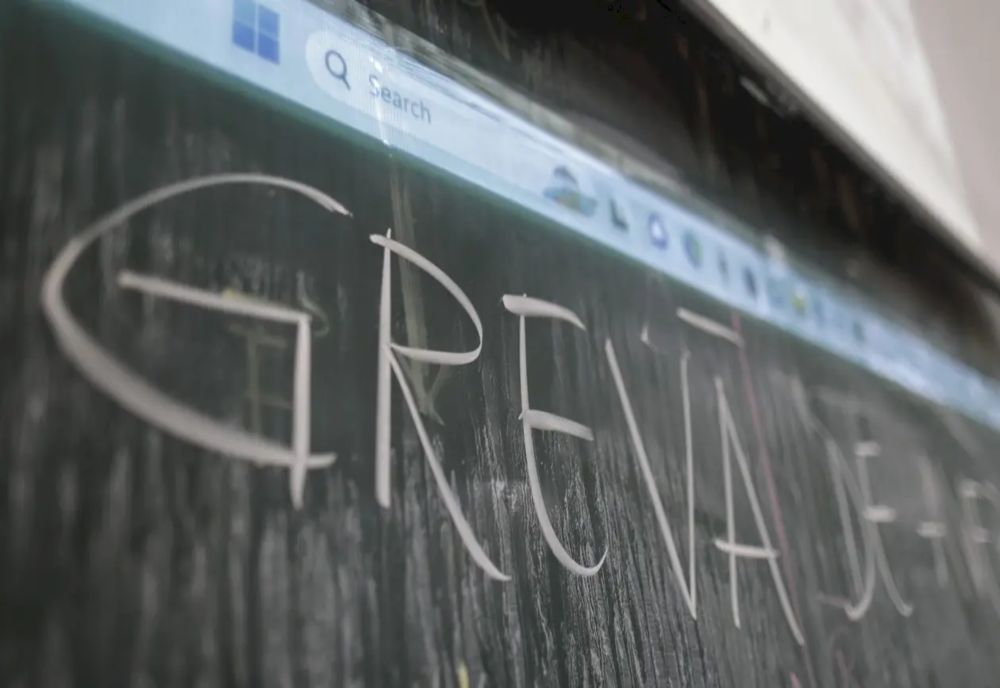 Noua propunere a Guvernului pentru profesori: 2.000 de lei în iunie și 2.000 de lei în octombrie - GREVA GENERALĂ continuă