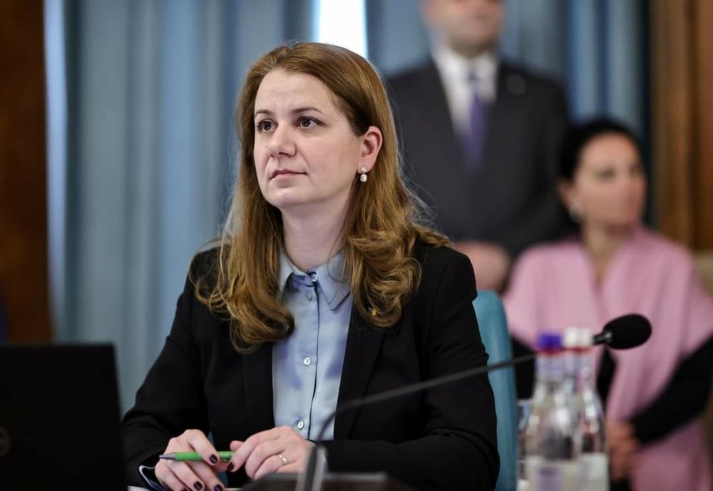  Ligia Deca: Mi-am luat angajamentul de a întâmpina mamele minore cu tot ajutorul pe care noi, la Ministerul Educației, îl putem oferi