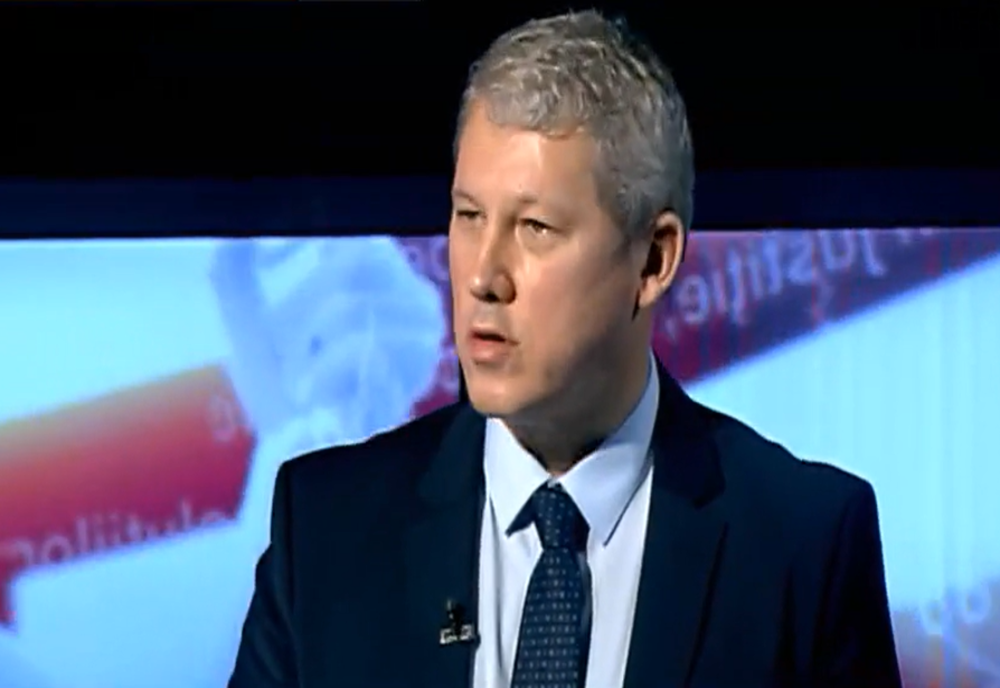 Răspunsul lui Predoiu pentru Opoziție privind aderarea la Schengen DOAR cu frontierele aeriene şi cele maritime: Este o abordare puţin iresponsabilă