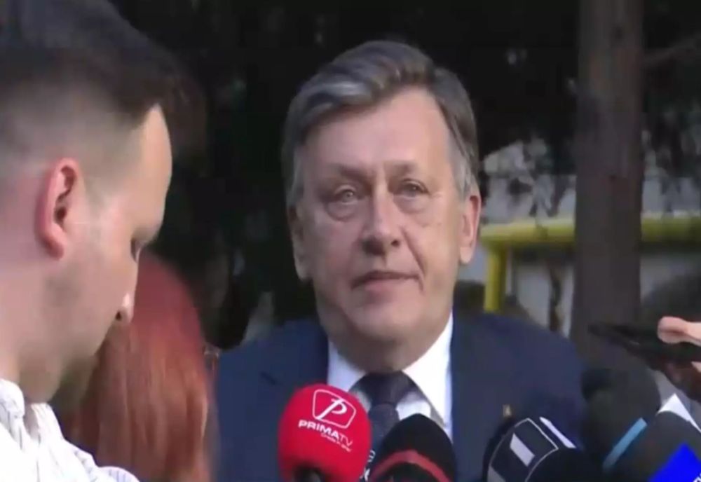 CRIN ANTONESCU, VAL DE IRONII LA NICUȘOR ȘI SIMION: „RĂZBOIUL CELOR DOUĂ SECTE - PETROV CONTRA GEORGESCU”