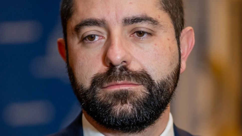 Radu Burnete, unul dintre consilierii lui Nicușor Dan, se opune plafonării prețurilor la carburanți: „Este o măsură iresponsabilă”