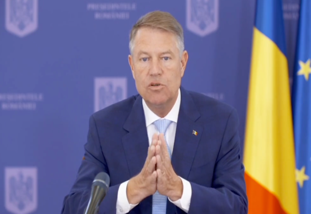 Klaus Iohannis: ”Există o promoţie de medici tineri pregătiţi să intre în prima linie”