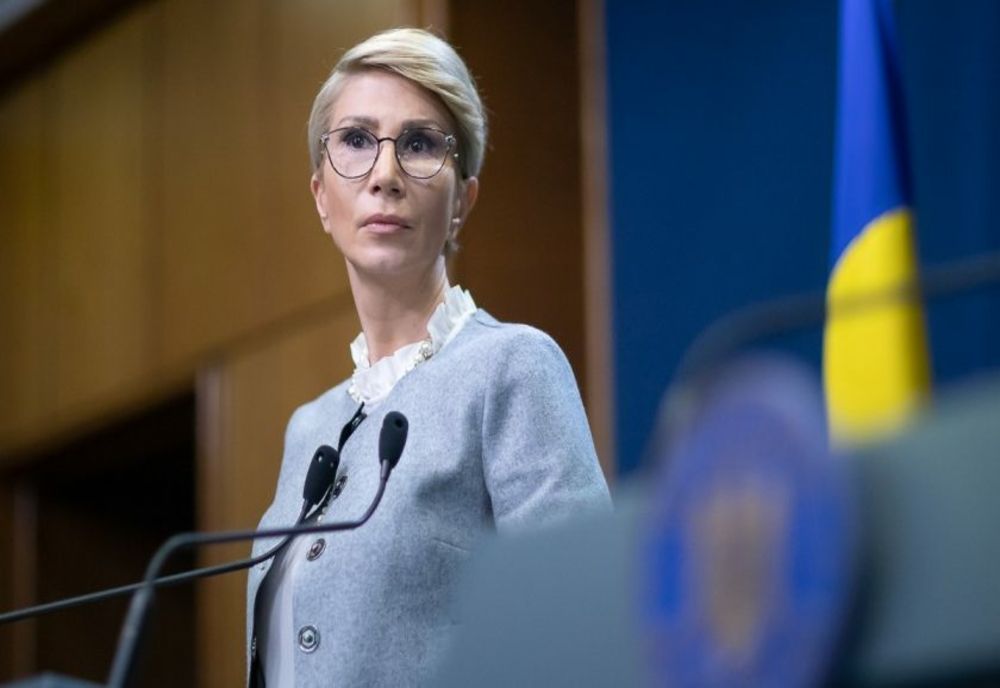 Raluca Turcan: Persoanele care cumulează pensia cu salariul trebuie să OPTEZE pentru unul dintre drepturi în 30 de zile