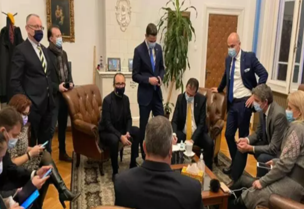 Liberalii cer demisii după episodul Foișor - Ședință crucială la PNL