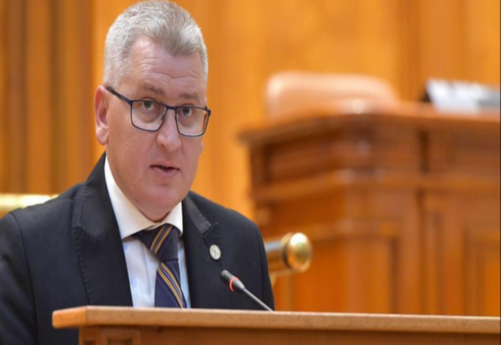 Florin Roman îl trimite pe Orban acasă: ”Aveți onoarea să demisionați și din funcția de deputat?”