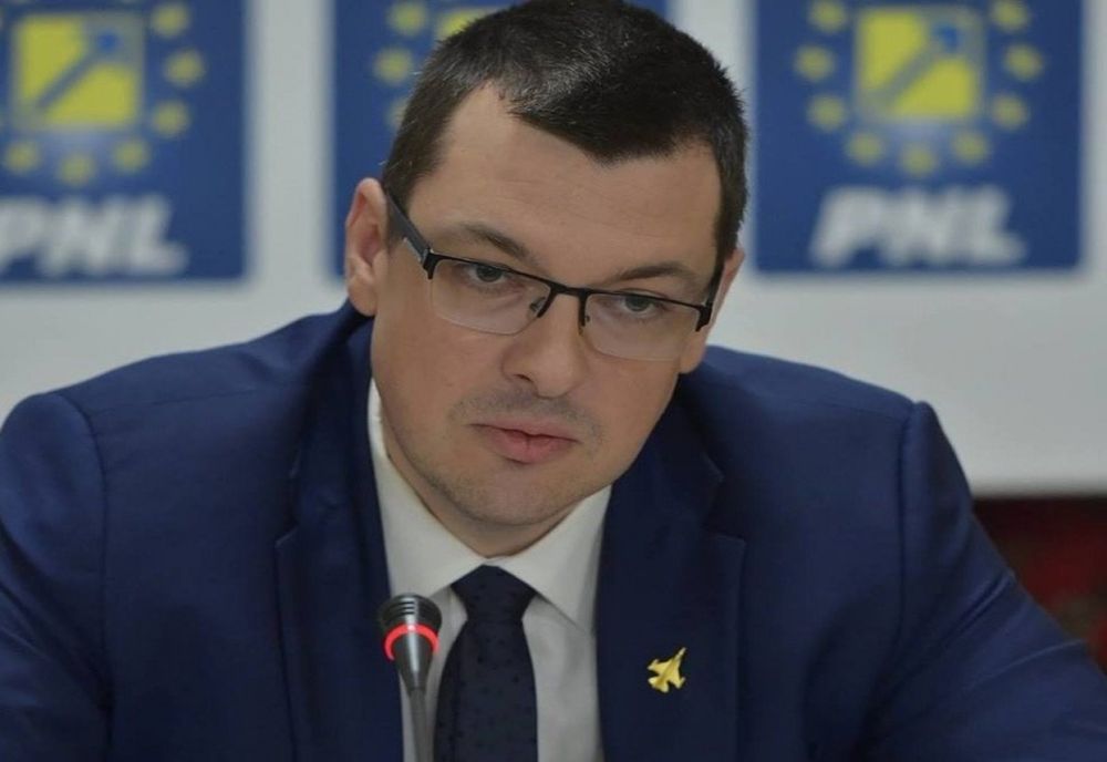 Ovidiu Raeţchi a fost numit de premierul Ciucă la șefia Centrului Euro-Atlantic pentru Rezilienţă