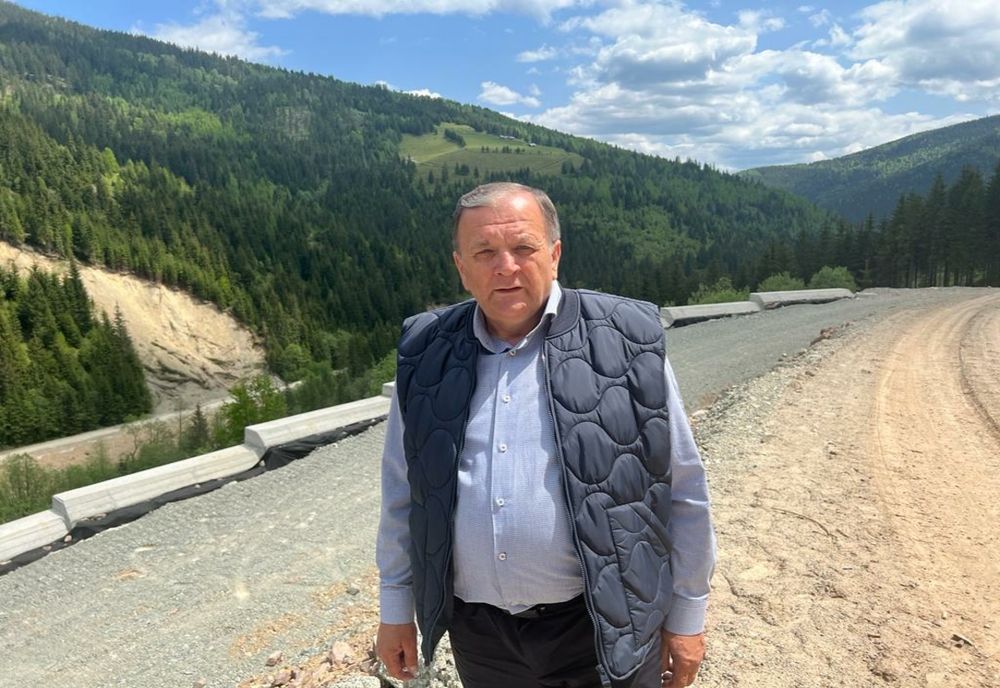 Președintele CJ Suceava, Gh. Flutur, anunță crearea unui punct de belvedere tip Skywalk în perimetrul Piatra Șoimului-Rarău