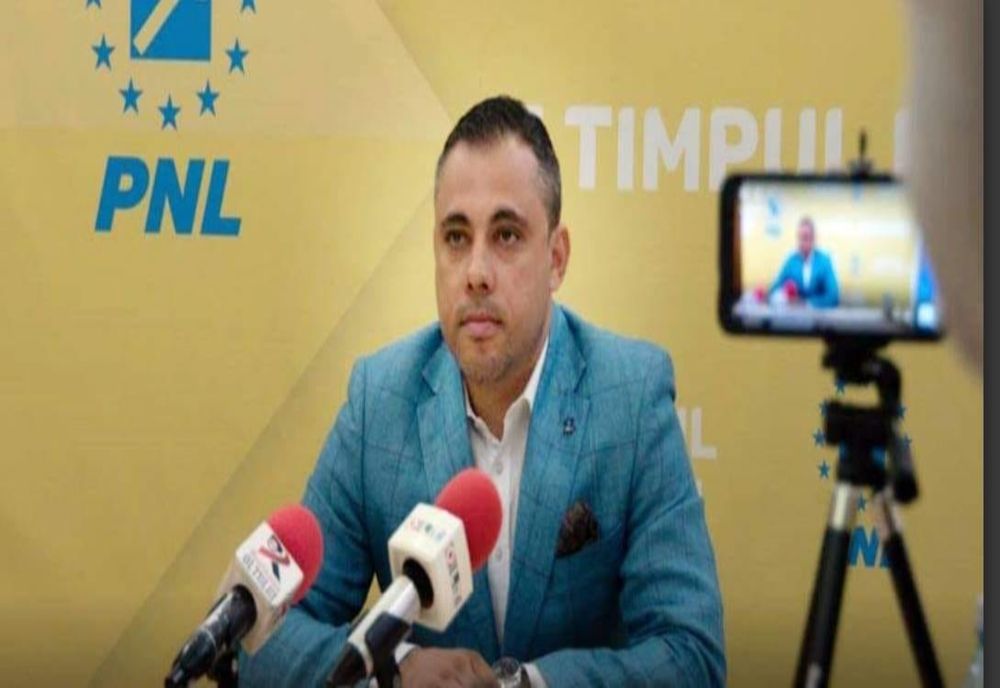 Senatorul Liviu Voiculescu, preşedintele PNL Olt, și-a dat demisia de la conducerea organizaţiei judeţene de partid