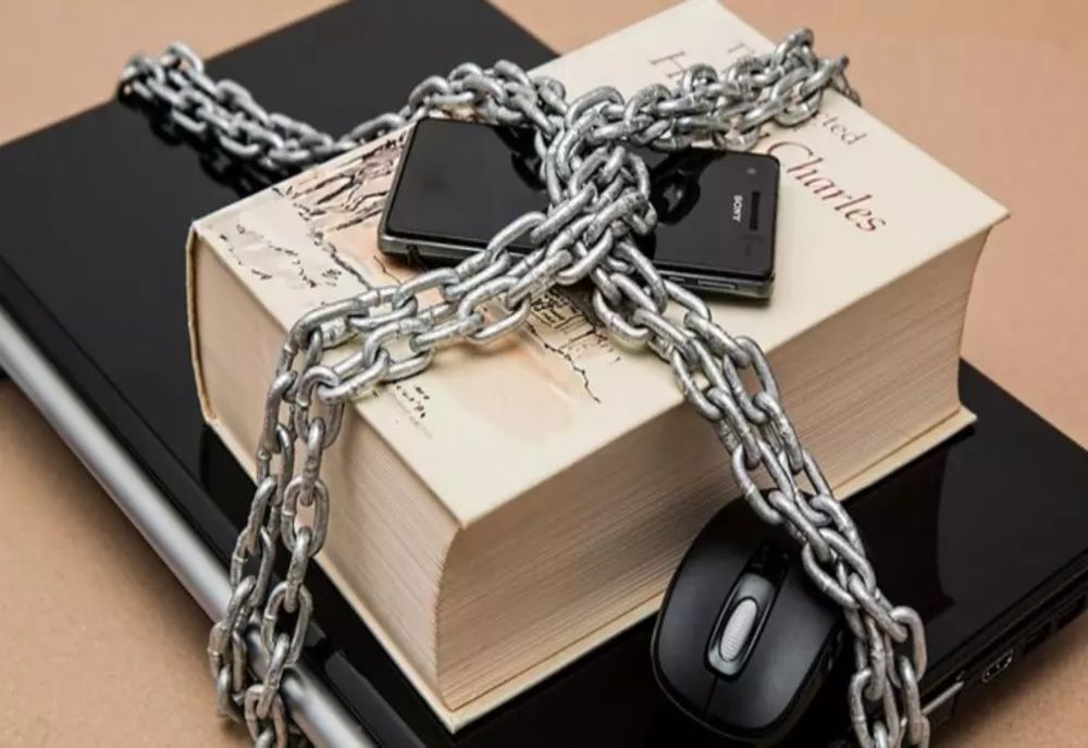 Posturi de radio și de televiziune, grav afectate de sancțiunile din perioada pandemiei Covid-19. Clubul de presă: "Solicităm CNA să facă pasul înapoi!"