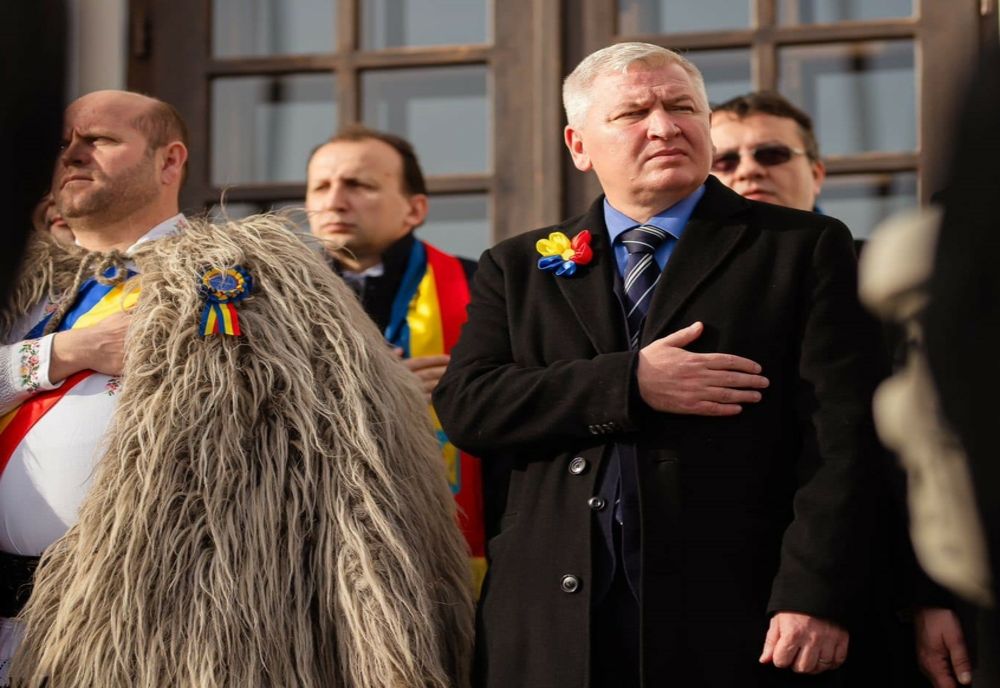 Roman: USR are un singur proiect de ţară - "trei grame de canabis" pentru noi şi pentru copiii noştri