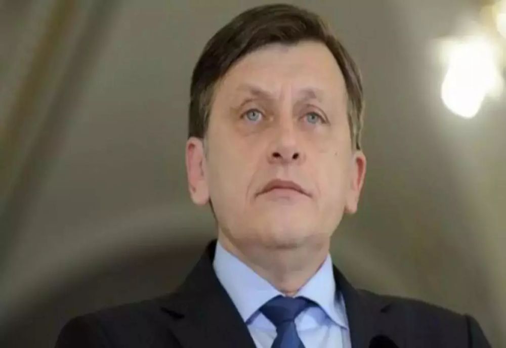 CRIN ANTONESCU REVINE: AM DREPTUL SĂ NU FIU LUAT ÎN TURMĂ PENTRU O NOUĂ 'SALVARE' A ȚĂRII; AM PROPRIA MEA ALEGERE