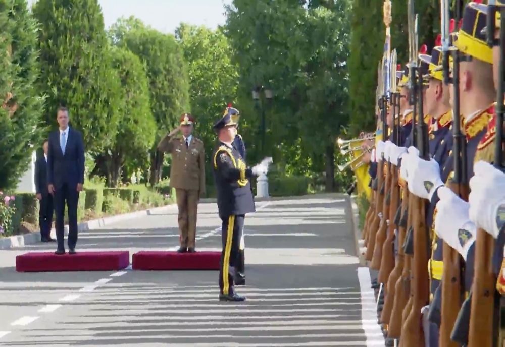 MINISTRUL APĂRĂRII NAŢIONALE, IONUŢ MOŞTEANU, NU PARTICIPĂ JOI FUNERARIILE FOSTULUI PREȘEDINTE ION ILIESCU